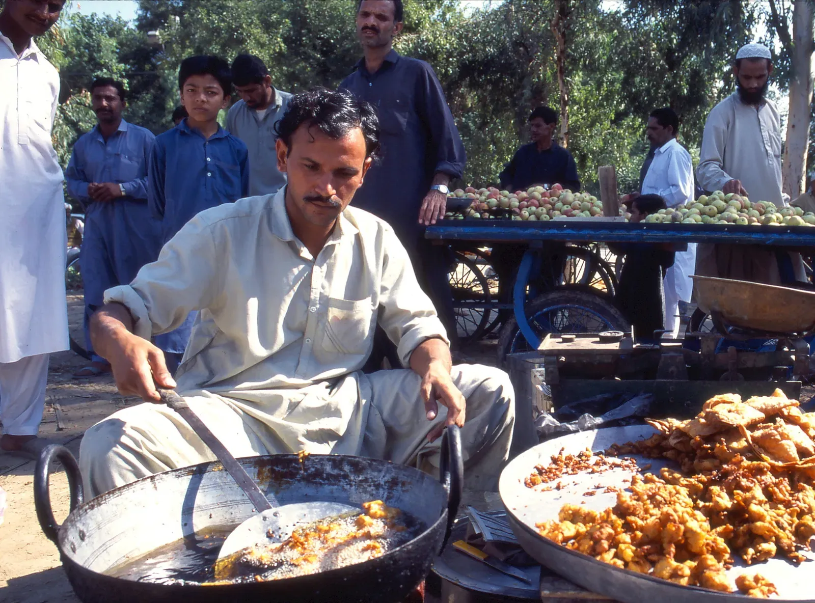Pakistan's Market Food Stalls (Image Credits: Wikimedia)