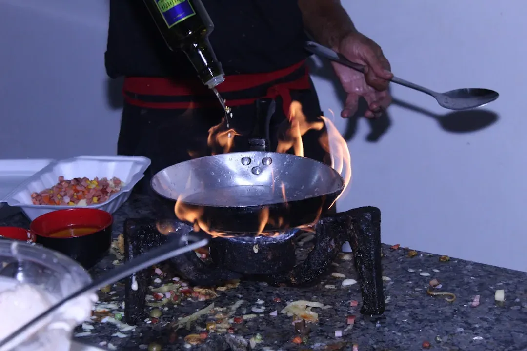 3. The Wrong Cooking Oil: A Slow-Motion Flavor Disaster (Image Credits: Unsplash)