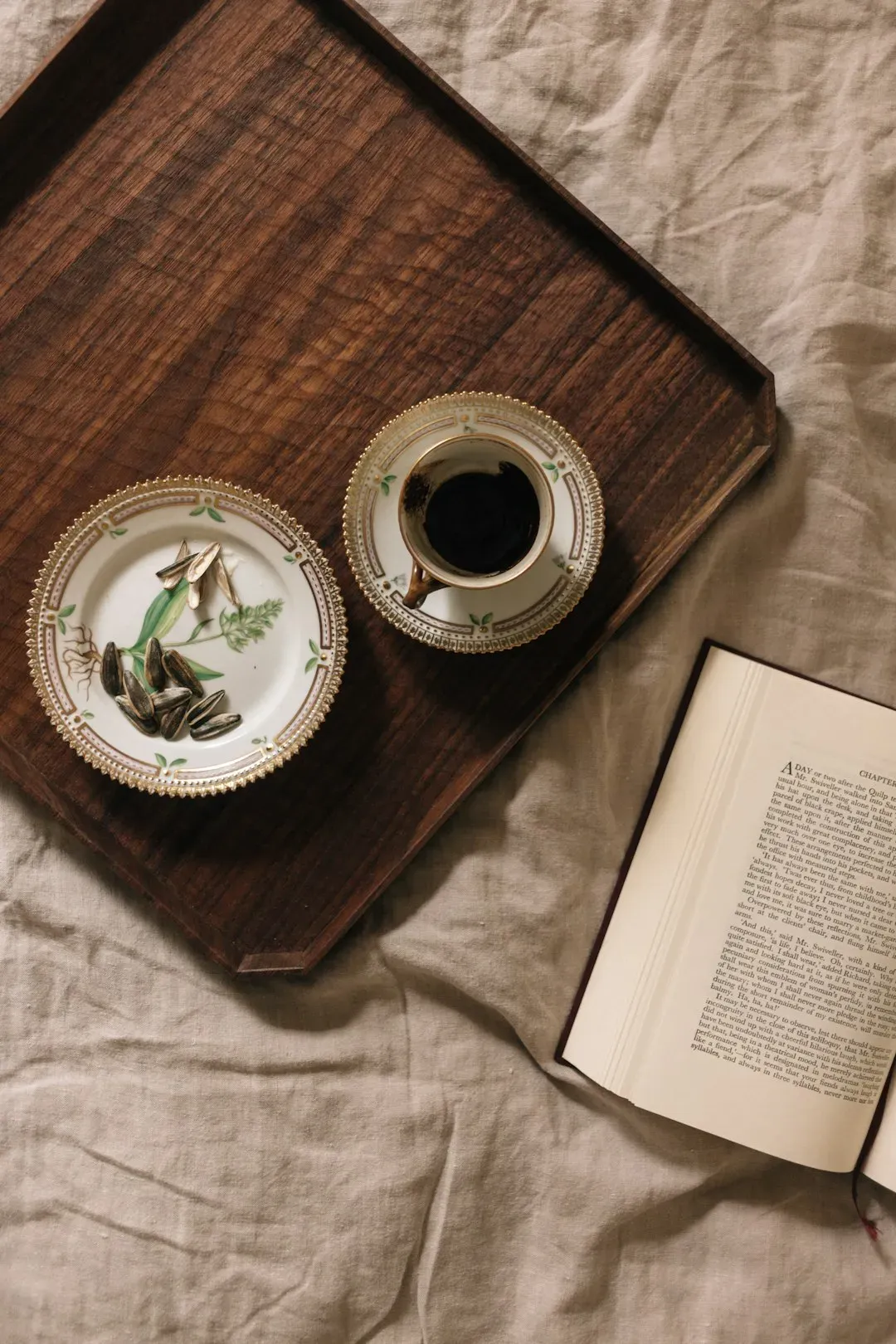3. Royal Copenhagen Flora Danica: The Botanist's Dream Set (Image Credits: Unsplash)