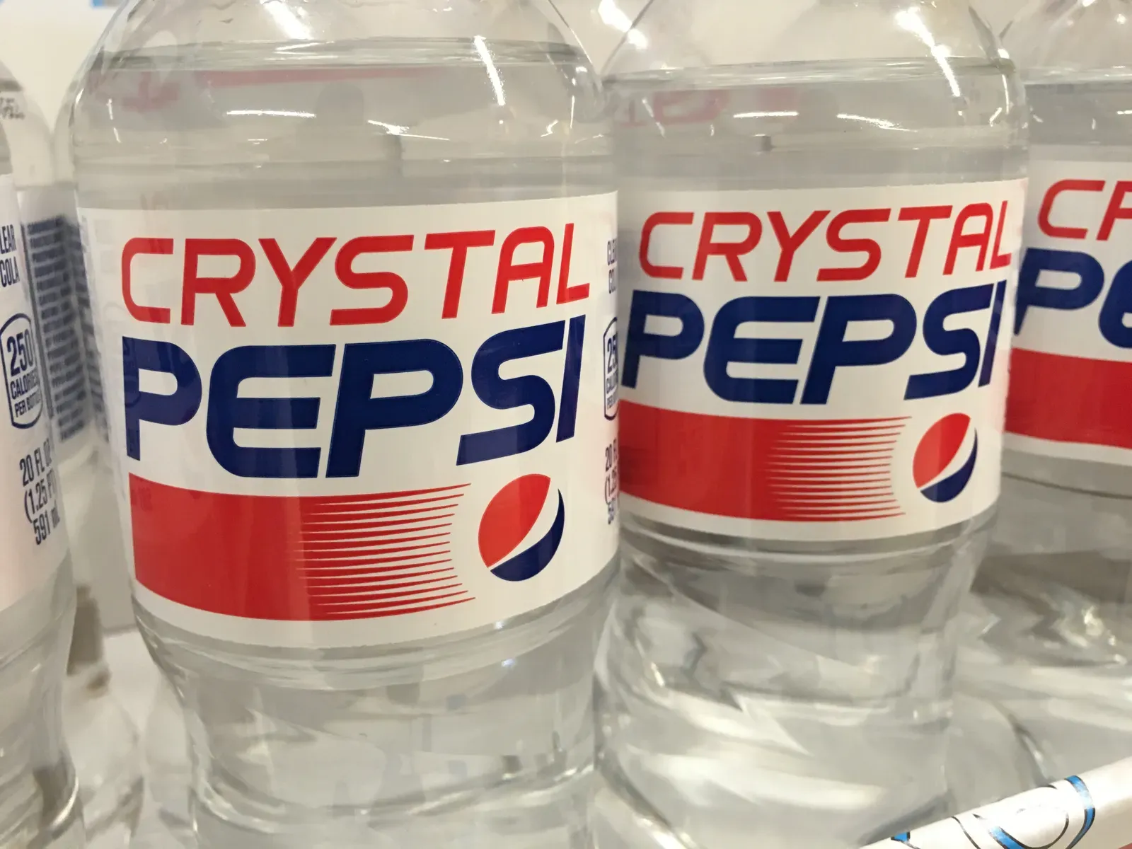4. Crystal Pepsi - The Clear Cola That Confused Everyone (in the Best Way) (Image Credits: Wikimedia)