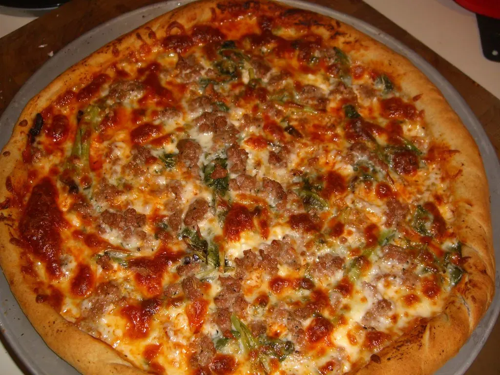 5. Pizza (benketaro, Flickr, CC BY 2.0)