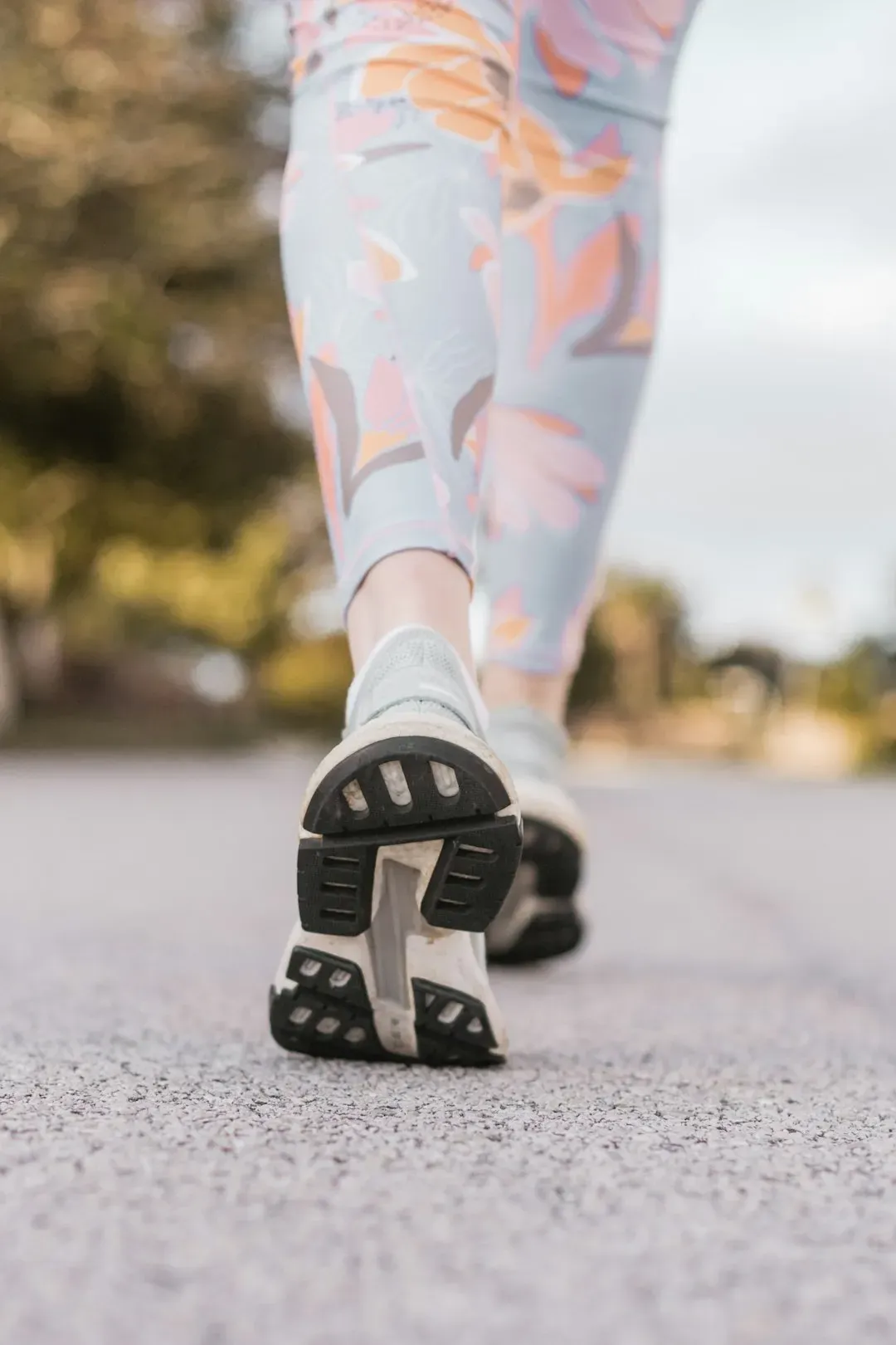 1. Brisk Walking: The Most Underrated Longevity Tool on the Planet (Image Credits: Unsplash)