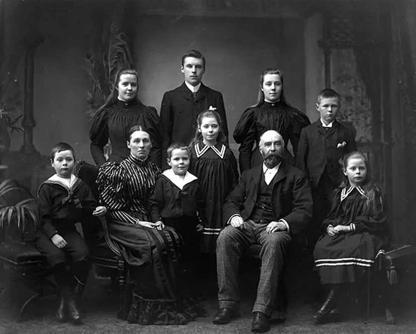 2. Family Photographs and Photo Albums (By National Library of Ireland on The Commons, No restrictions)
