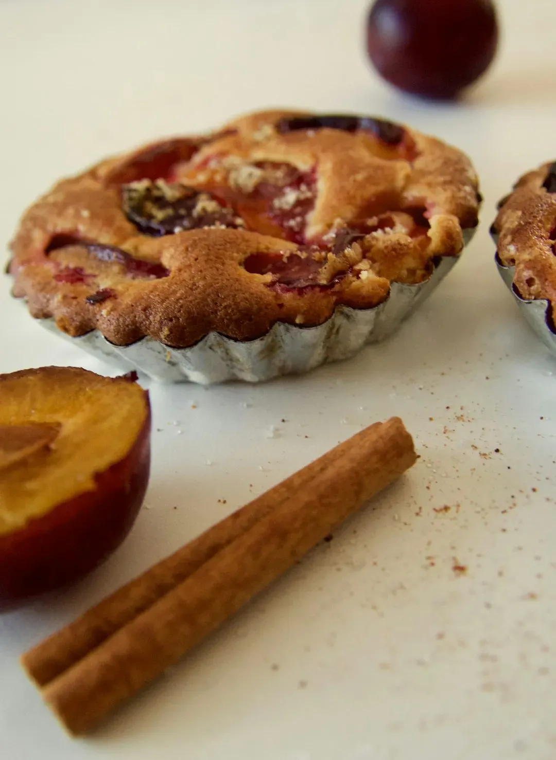 Peach cobbler with a biscuit topping (Image Credits: Unsplash)