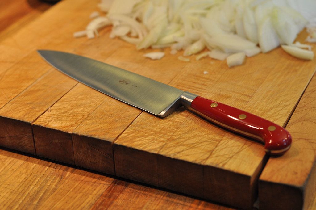 The Knife Skills That Shape Every Bite (Image Credits: Flickr)