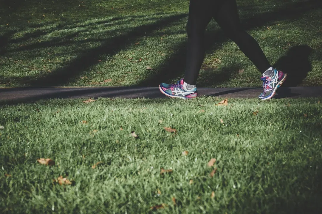 Three 15-Minute Walks Beat One 45-Minute Session (Image Credits: Unsplash)