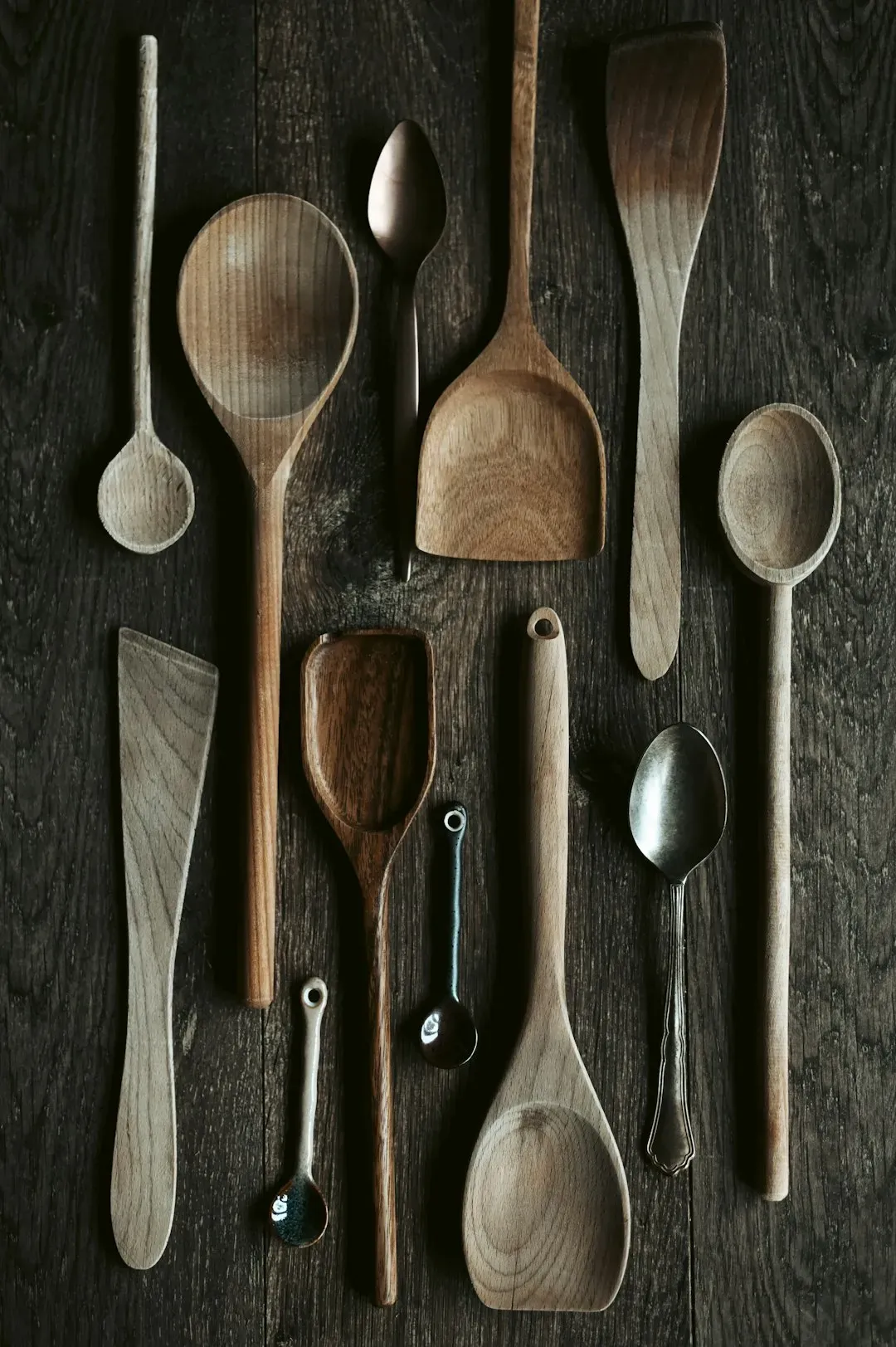 3. A Wooden Spoon - Old, Stained, and Irreplaceable (Image Credits: Unsplash)