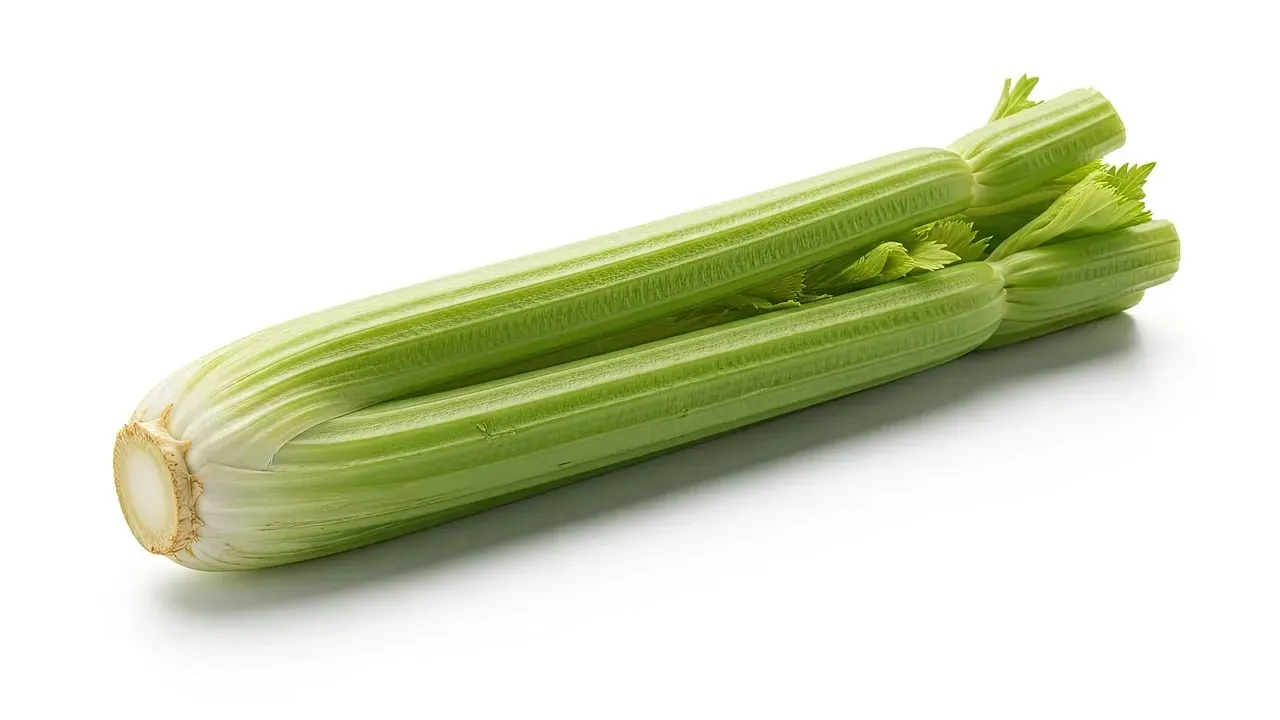 7. Celery: An Ancient Remedy With Modern Backing (Image Credits: Pixabay)