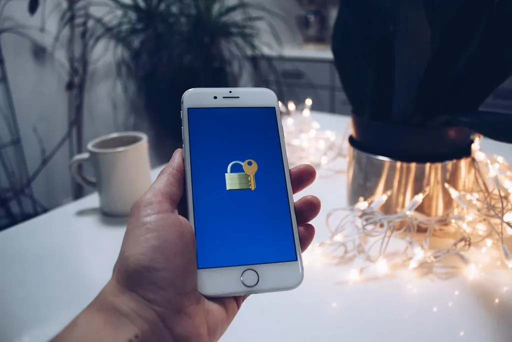 2. Your Shopping Data Gets Sold to Data Brokers - Including Possibly to the Government (stockcatalog, Flickr, CC BY 2.0)