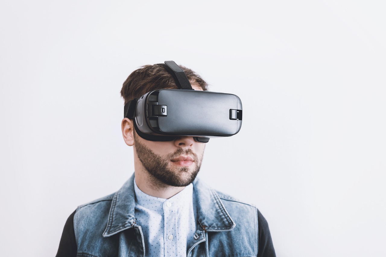 Homeownership in the Digital Age: Virtual Tours and Algorithmic Pricing (image credits: pixabay)
