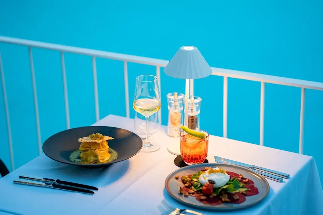 Dining Out: The Silent Budget Killer (Image Credits: Unsplash)