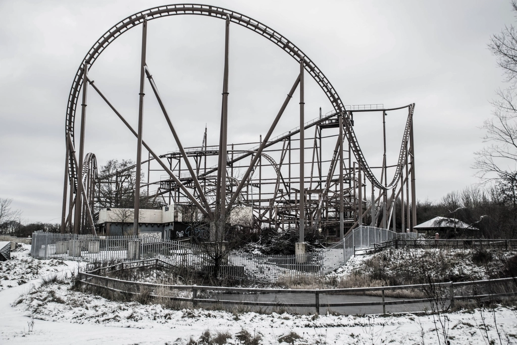 The Haunting Preservation of Abandonment (image credits: rawpixel)