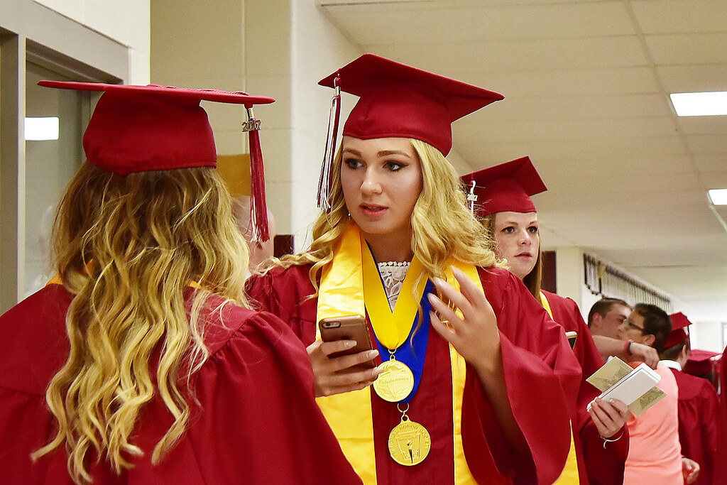 Graduation Rates Show Students Cross the Finish Line (image credits: flickr)