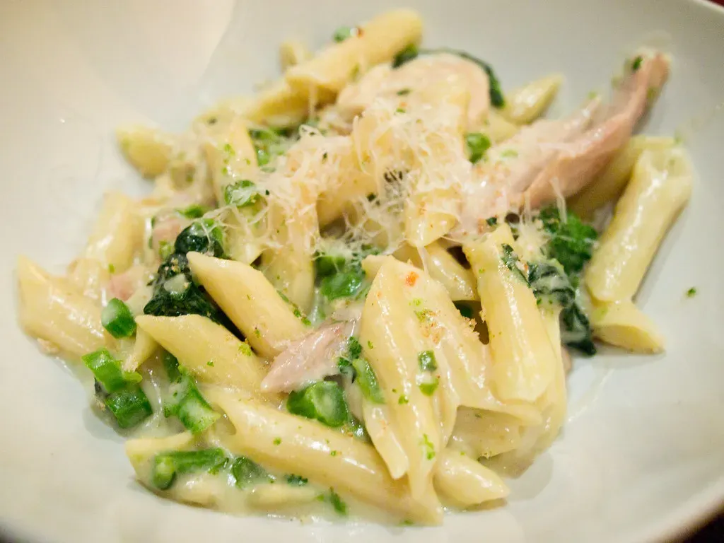 Veggie-Packed Mac and Cheese (Image Credits: Flickr)