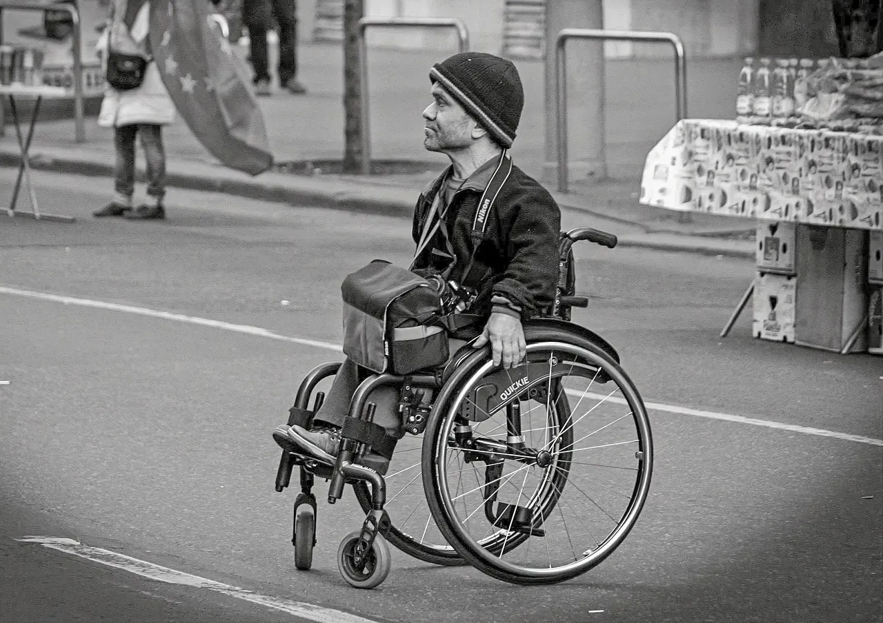 Mobility Issues Make Large Homes Impractical (Image Credits: Pixabay)