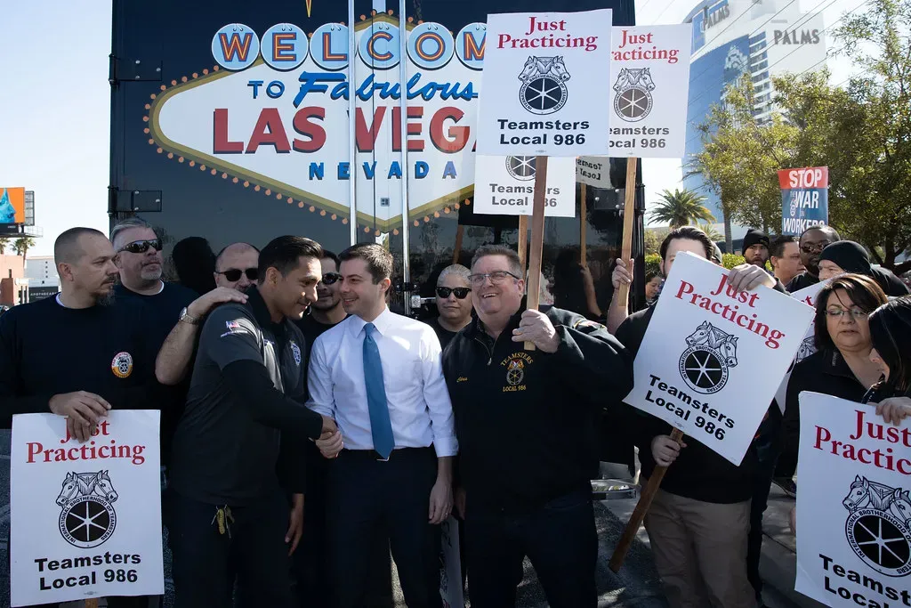 Las Vegas Hospitality Workers: The Most Exposed Group (Image Credits: Flickr)