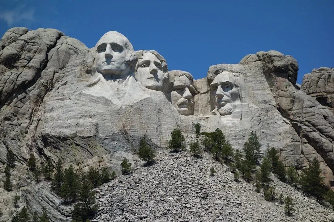 Mount Rushmore Was Supposed to Include Presidential Bodies (Image Credits: Unsplash)