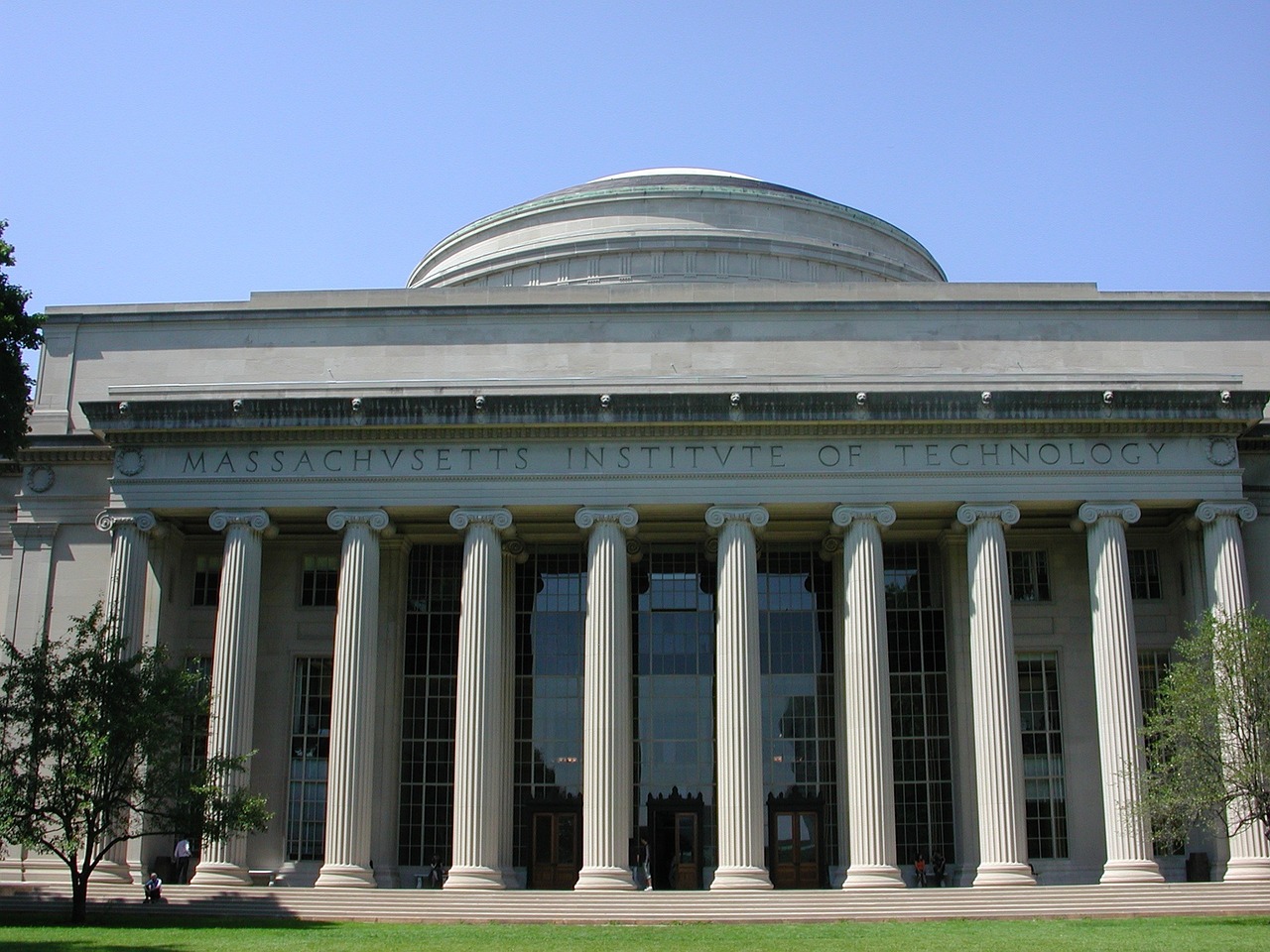 Massachusetts Leverages Academic Excellence (image credits: pixabay)