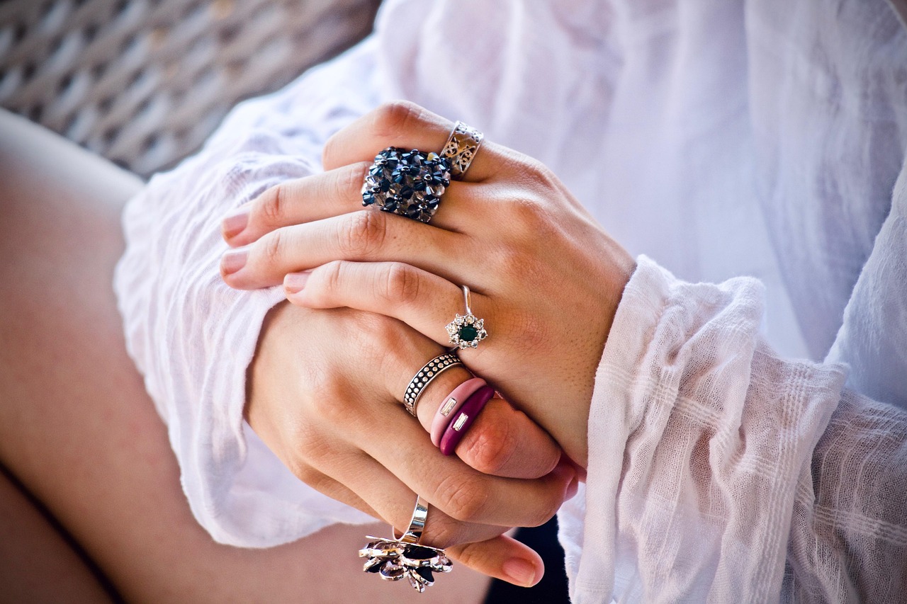 The Rise of Maximalism in Fashion (image credits: pixabay)