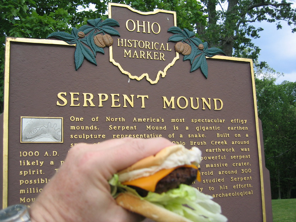 Serpent Mound: Ohio's Mysterious Ancient Earthwork (image credits: flickr)
