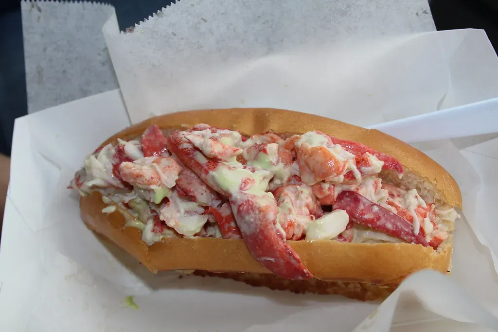 New England Lobster Roll (Image Credits: Flickr)