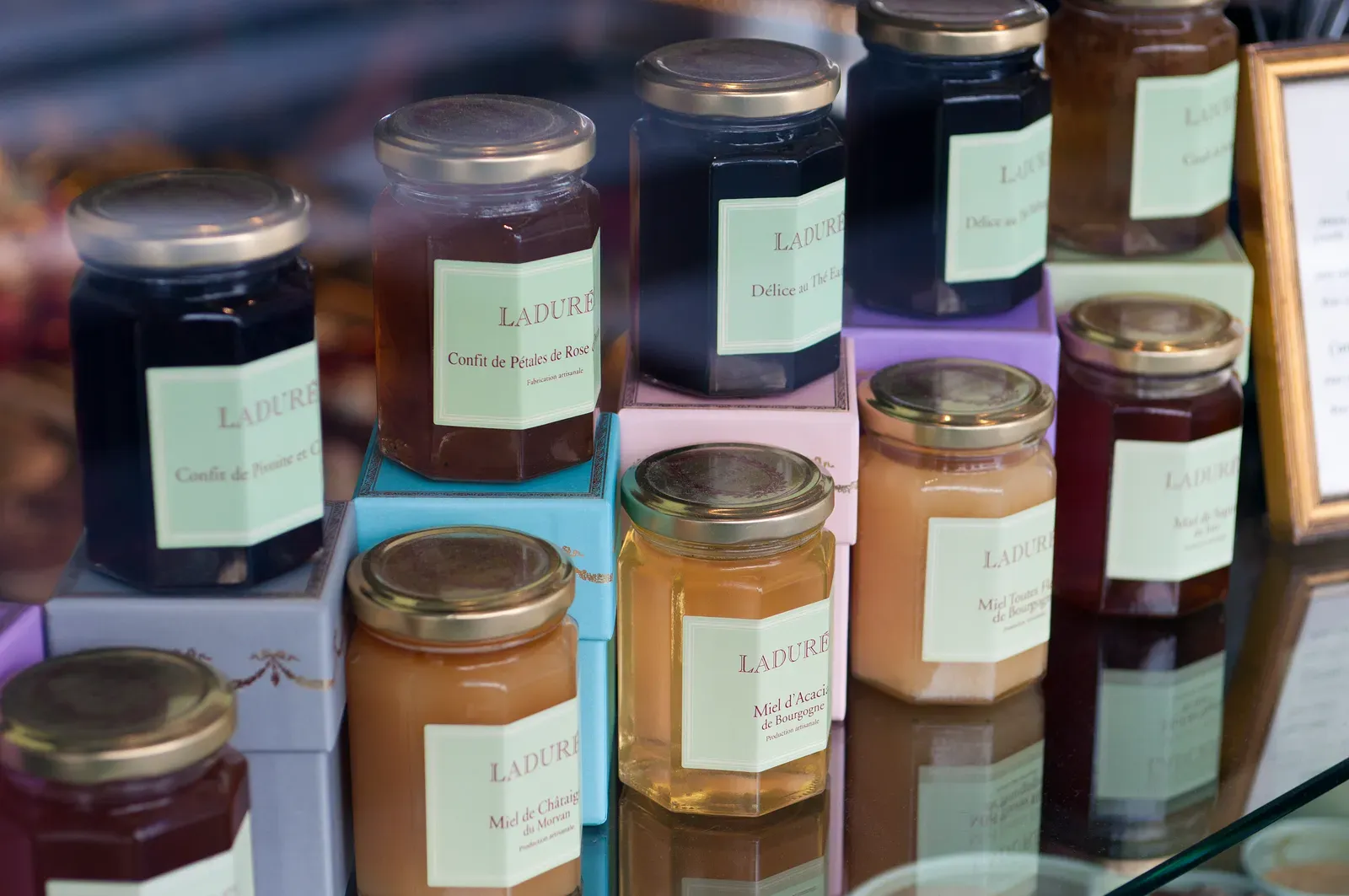 The Jam Experiment Revelation (Flickr: Delicious from Paris - honey and jams from Ladurée on display, CC BY-SA 2.0)