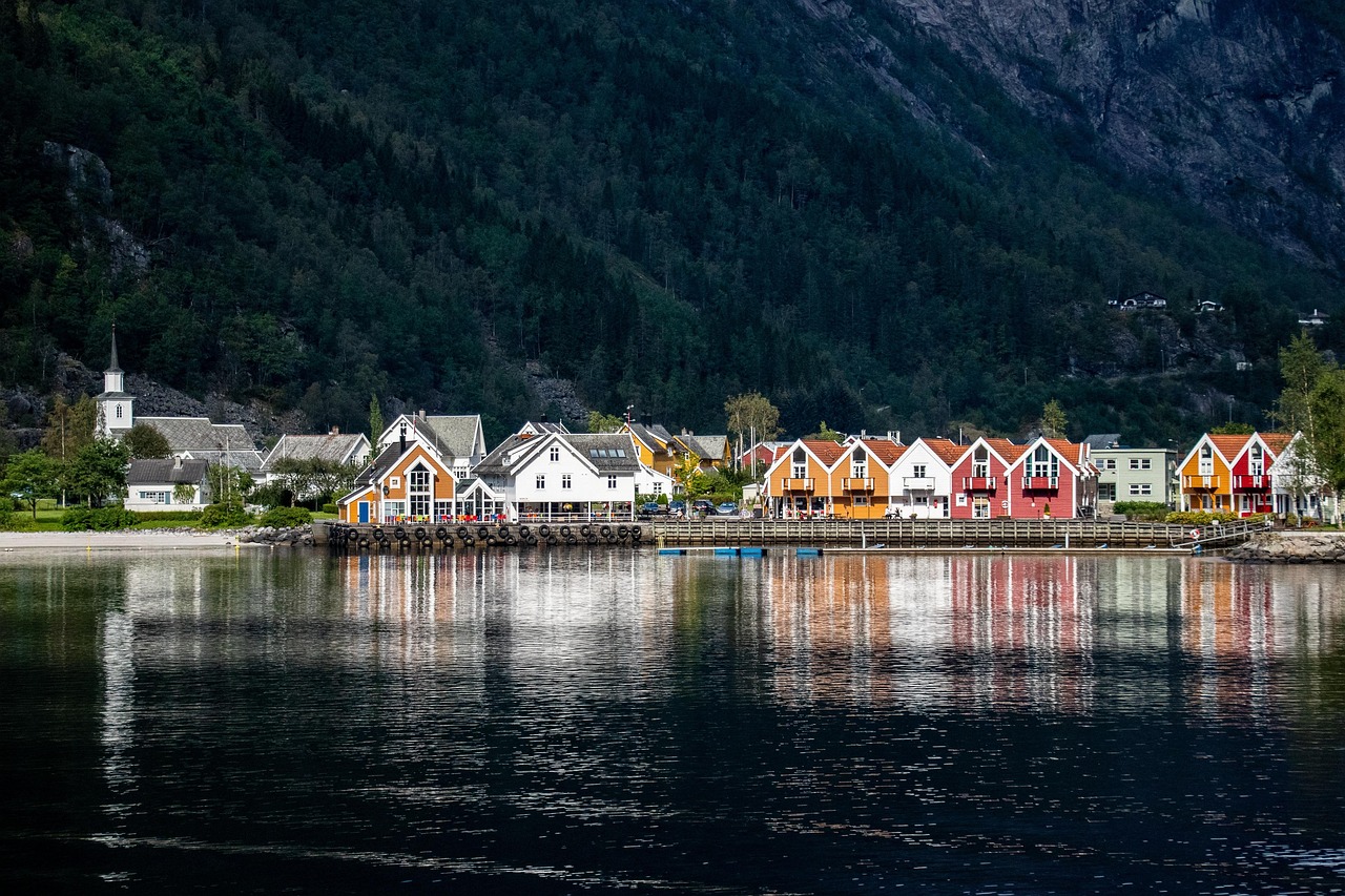 Norway: Fjords and Arctic Air Create Natural Tornado Barriers (image credits: pixabay)