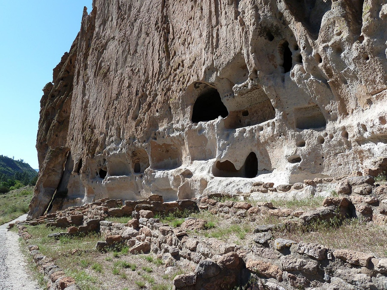 Bandelier National Monument: New Mexico's Cliff City (image credits: pixabay)