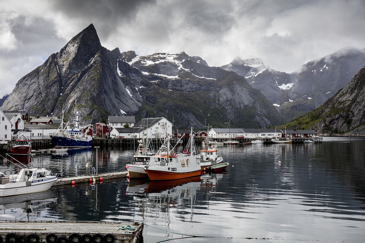 A Coastline Under Constant Change (image credits: pixabay)
