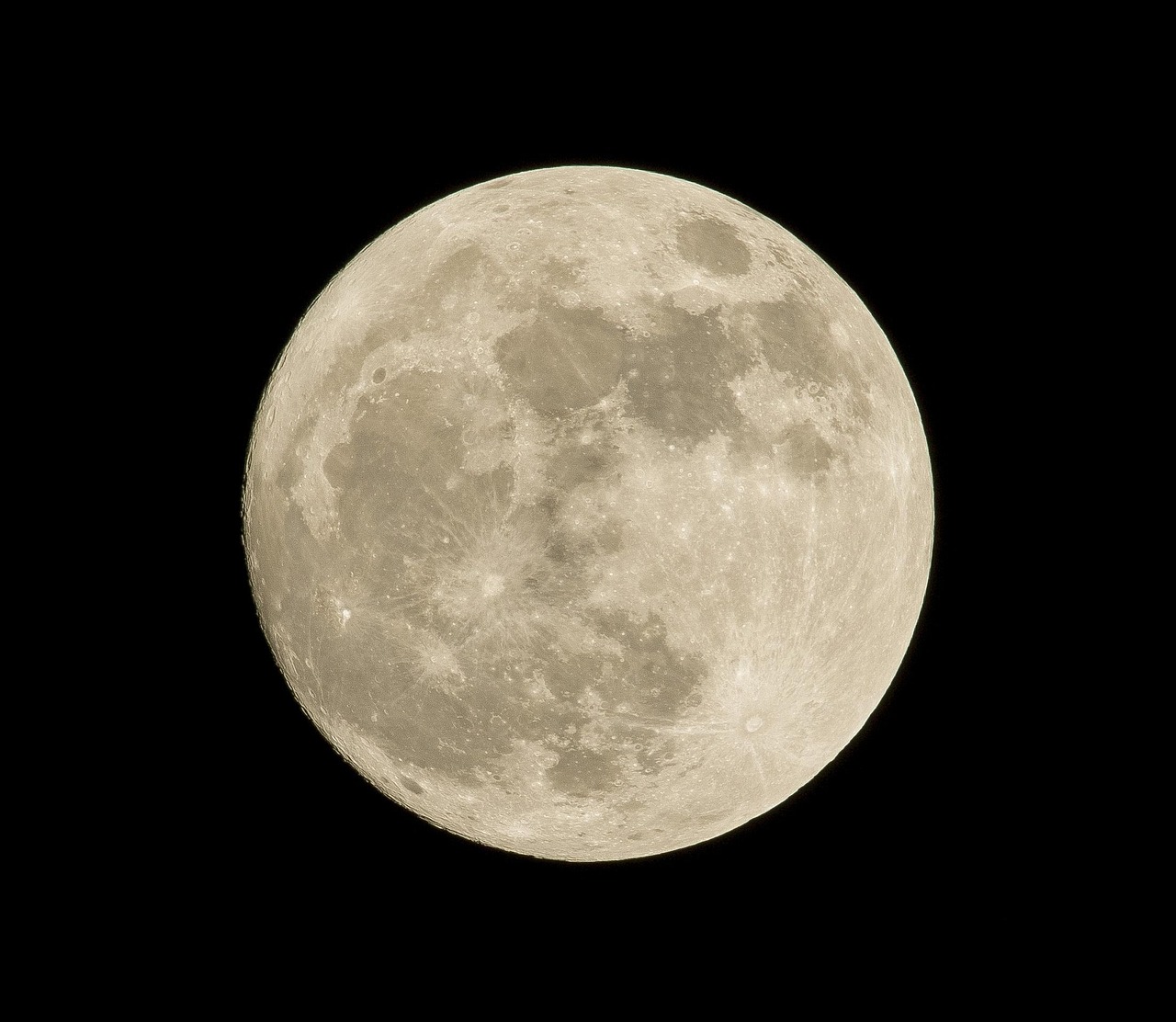 The Full Moon Reality Check: August 9th (image credits: pixabay)