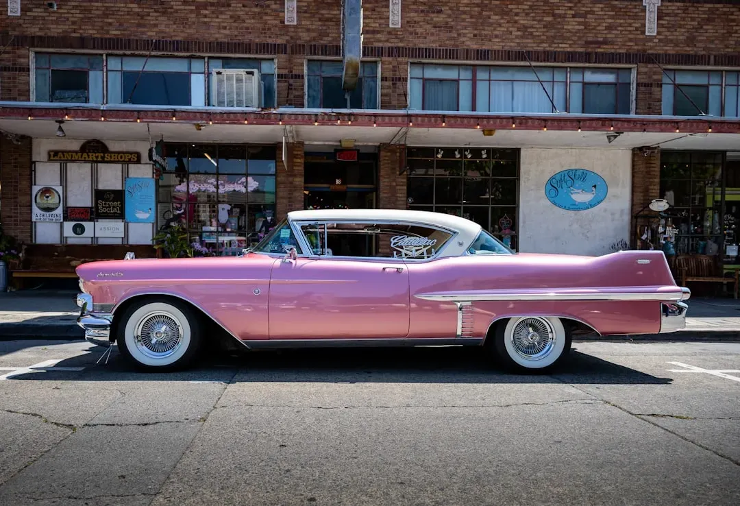 Cadillac Series 62: Tailfins That Shaped an Era (Image Credits: Unsplash)