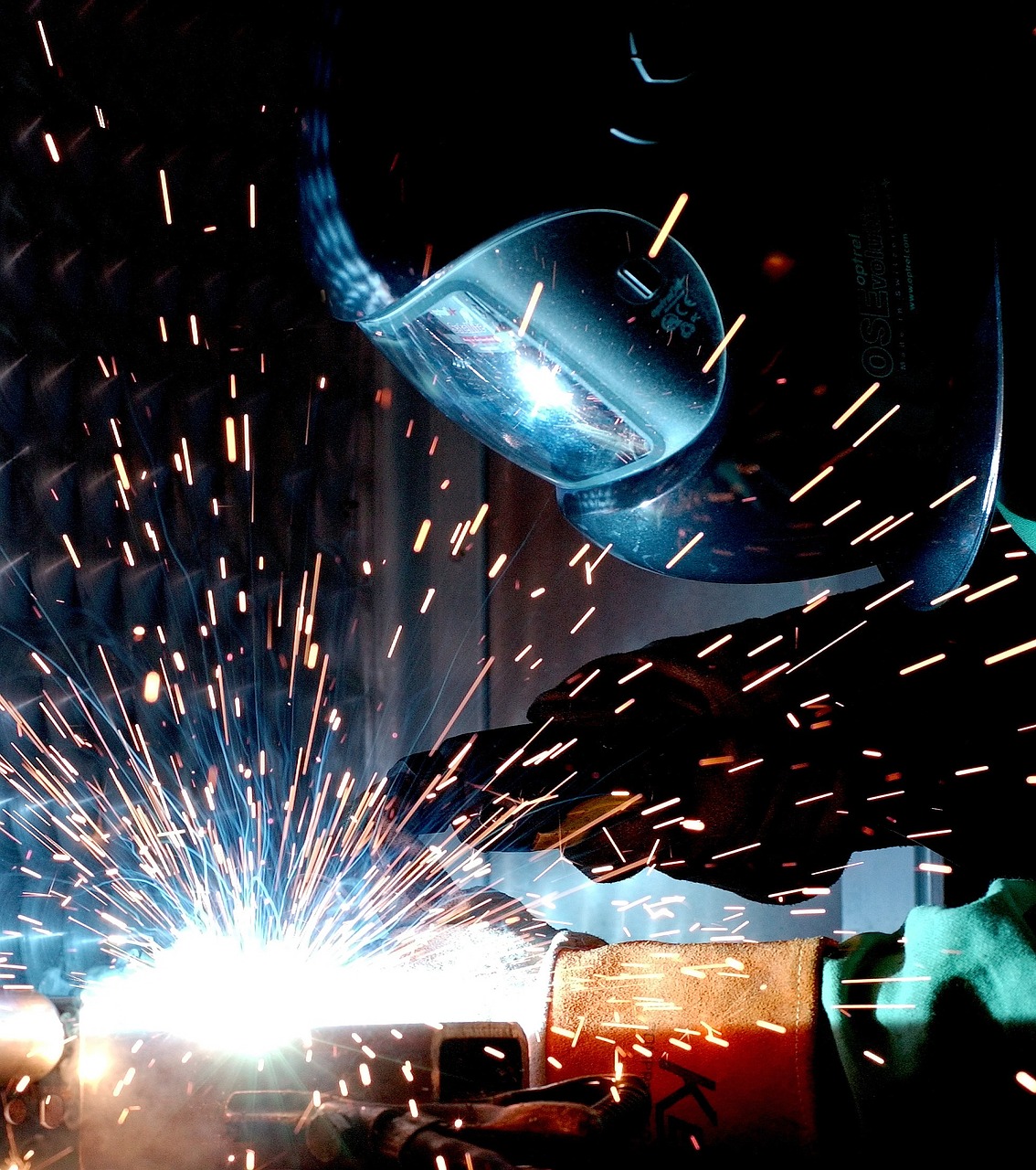 The Physical Destruction of American Workers (image credits: pixabay)