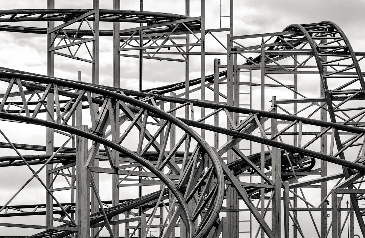 Geauga Lake's Corporate Rollercoaster (image credits: pixabay)