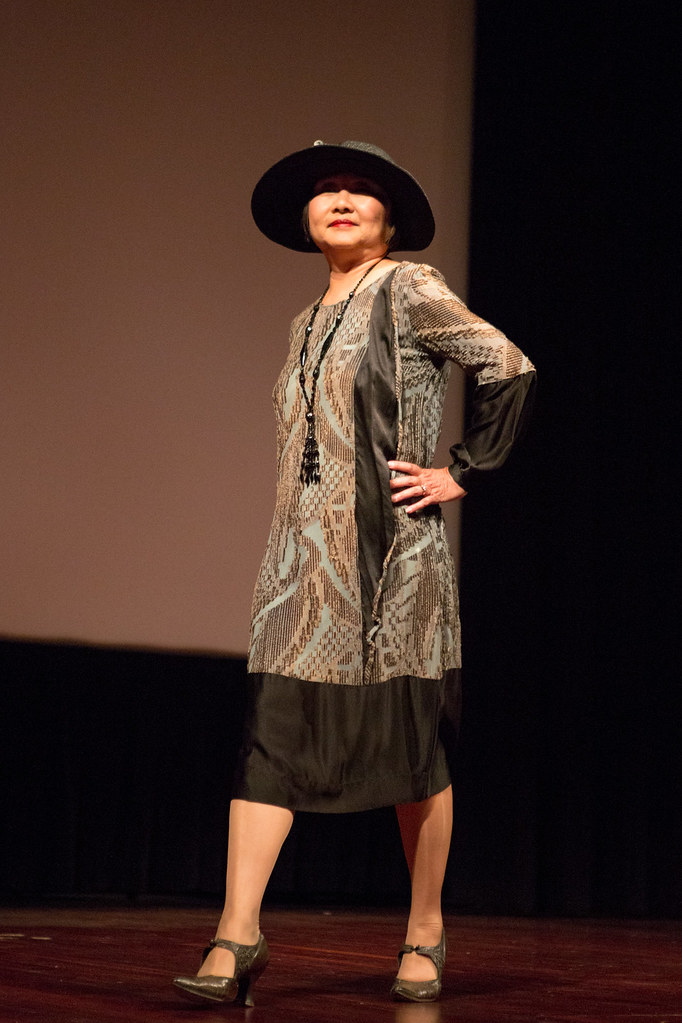Gender-Fluid Fashion Echoing the Jazz Age Spirit (image credits: flickr)
