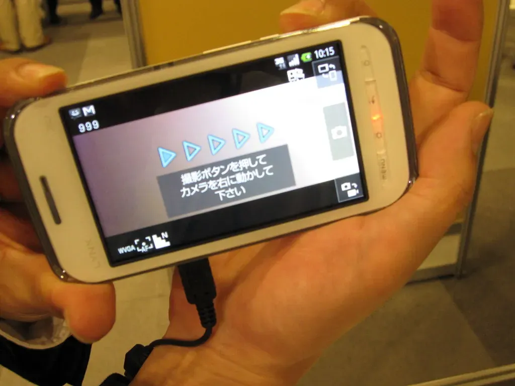 Smartphones and Electronics (Jay Kogami, Flickr, CC BY 2.0)