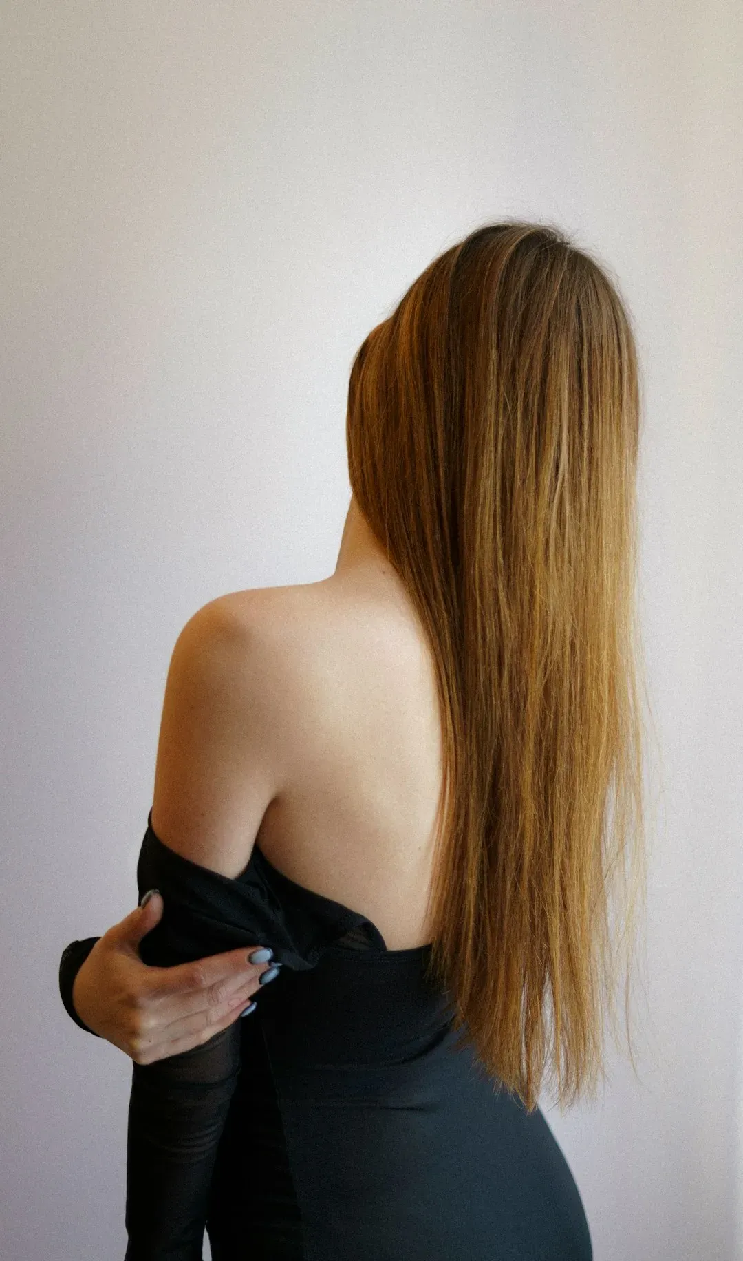 6. Shoulder-Length Cut with Curtain Bangs (Image Credits: Unsplash)