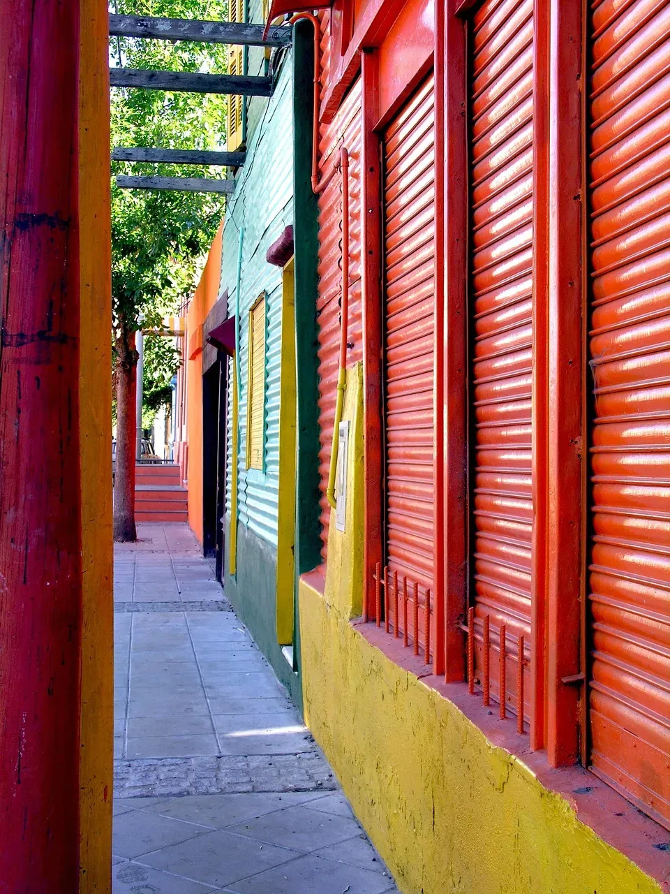 Record Store Closures Are Erasing Familiar Shopping Destinations (Image Credits: Pixabay)