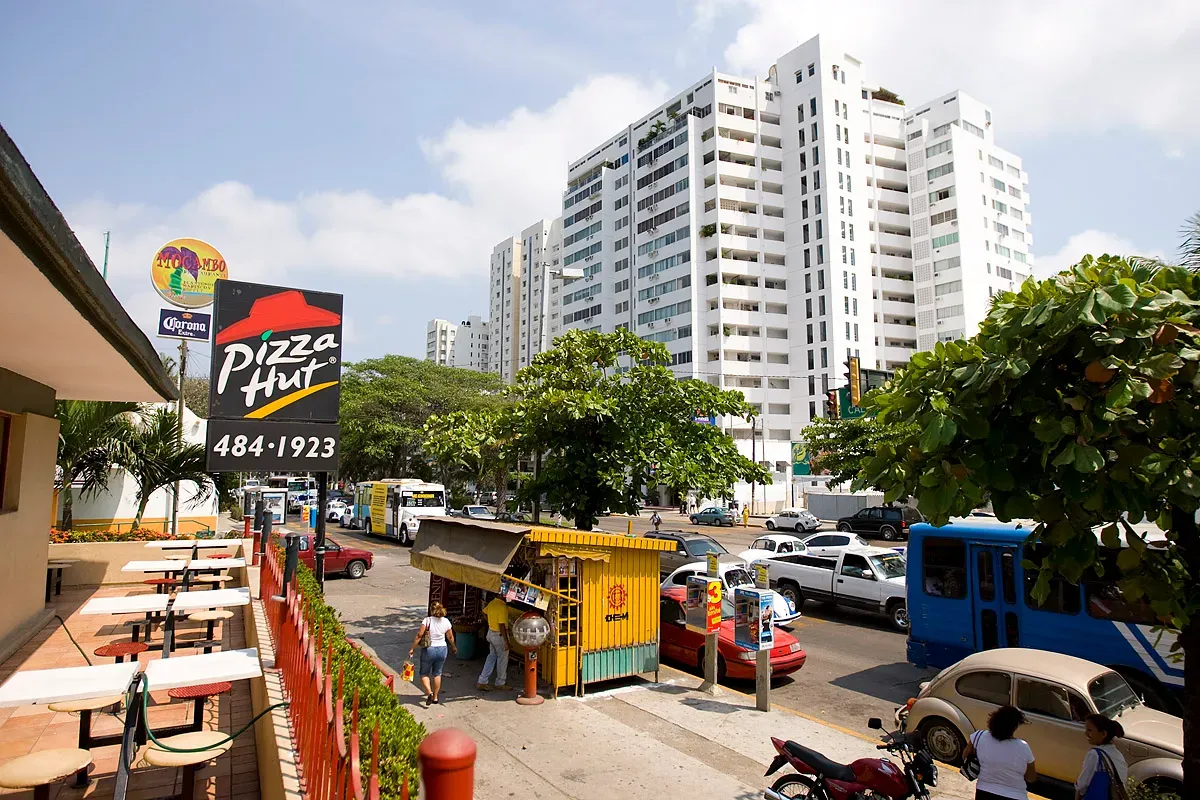 Why Costs Sealed the Roof's Fate (Pizza Hut!, CC BY 2.0)