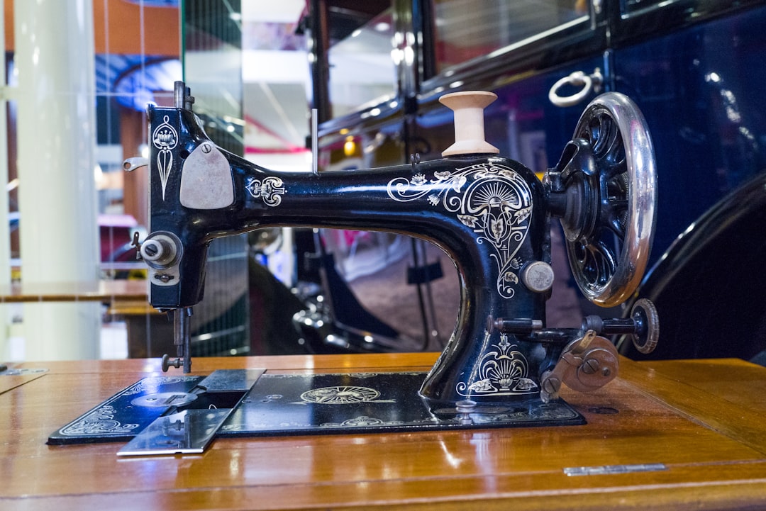 Digital Twin Technology Optimizes Manufacturing Processes (image credits: unsplash)