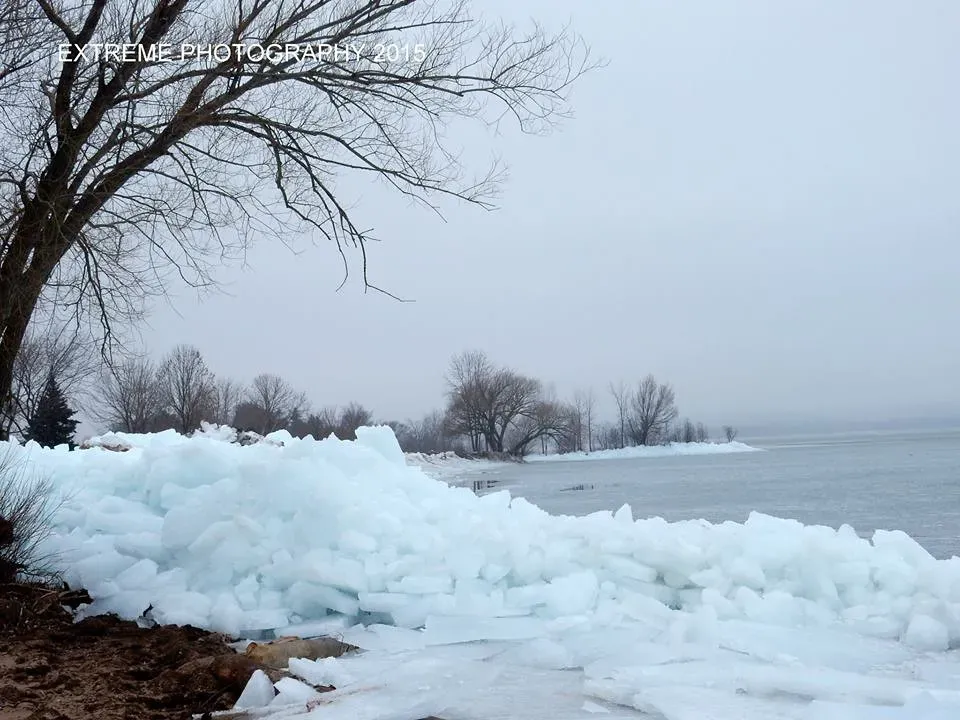Warmer Winters and Less Ice (NOAA Great Lakes Environmental Research Laboratory, Flickr, CC BY-SA 2.0)