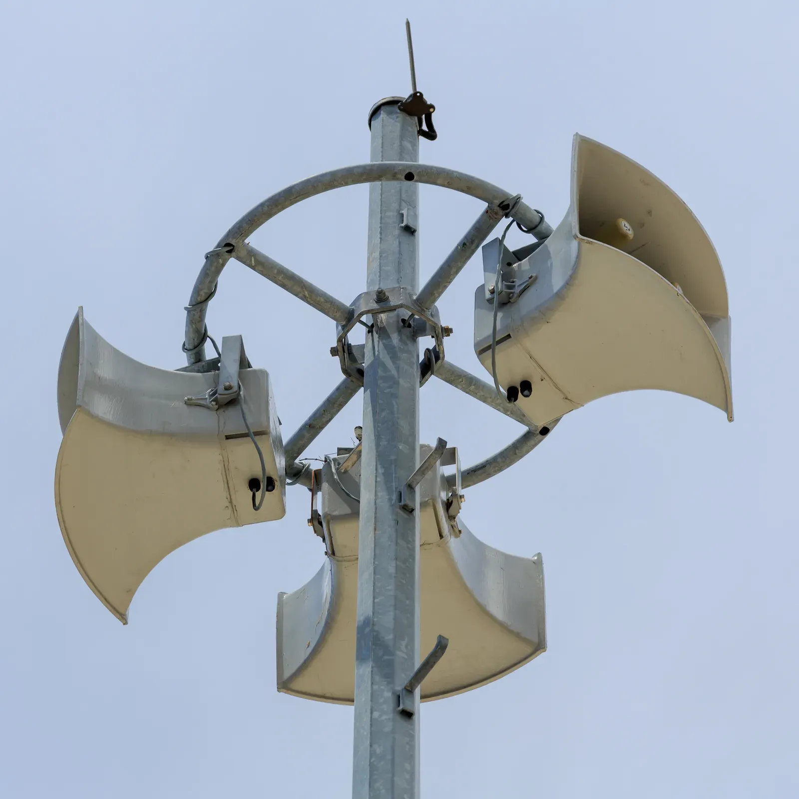 Early Warning Systems: The Underrated Game-Changer (By CEphoto, Uwe Aranas, CC BY-SA 3.0)