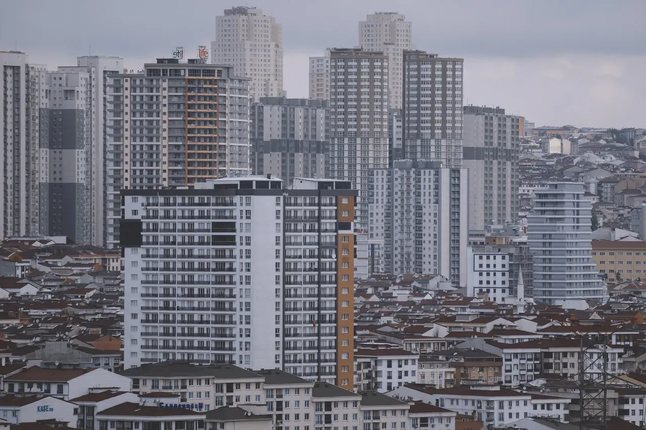 Dense Urban Profiles Correlate with Specific Symptoms (Image Credits: Pixabay)