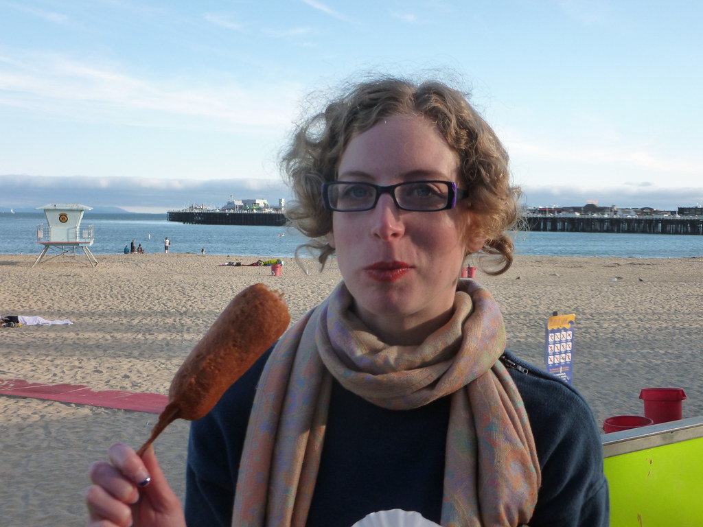 Corn Dogs: Deep-Fried American Innovation (image credits: flickr)