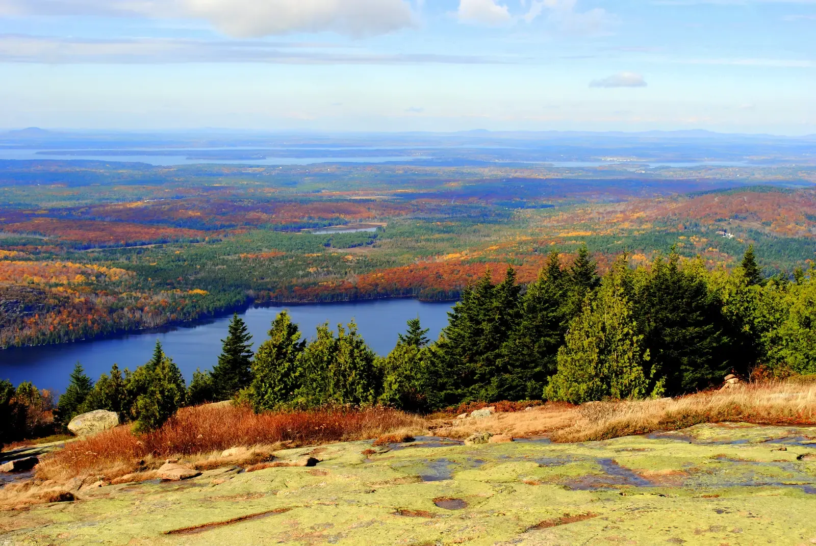 Bar Harbor, Maine (Image Credits: Wikimedia)
