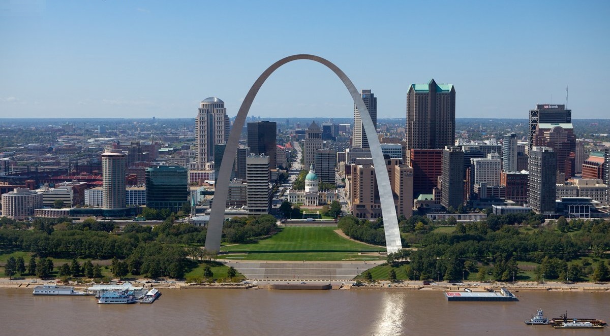 The Gateway Arch's Deadly Construction Secret (image credits: wikimedia)