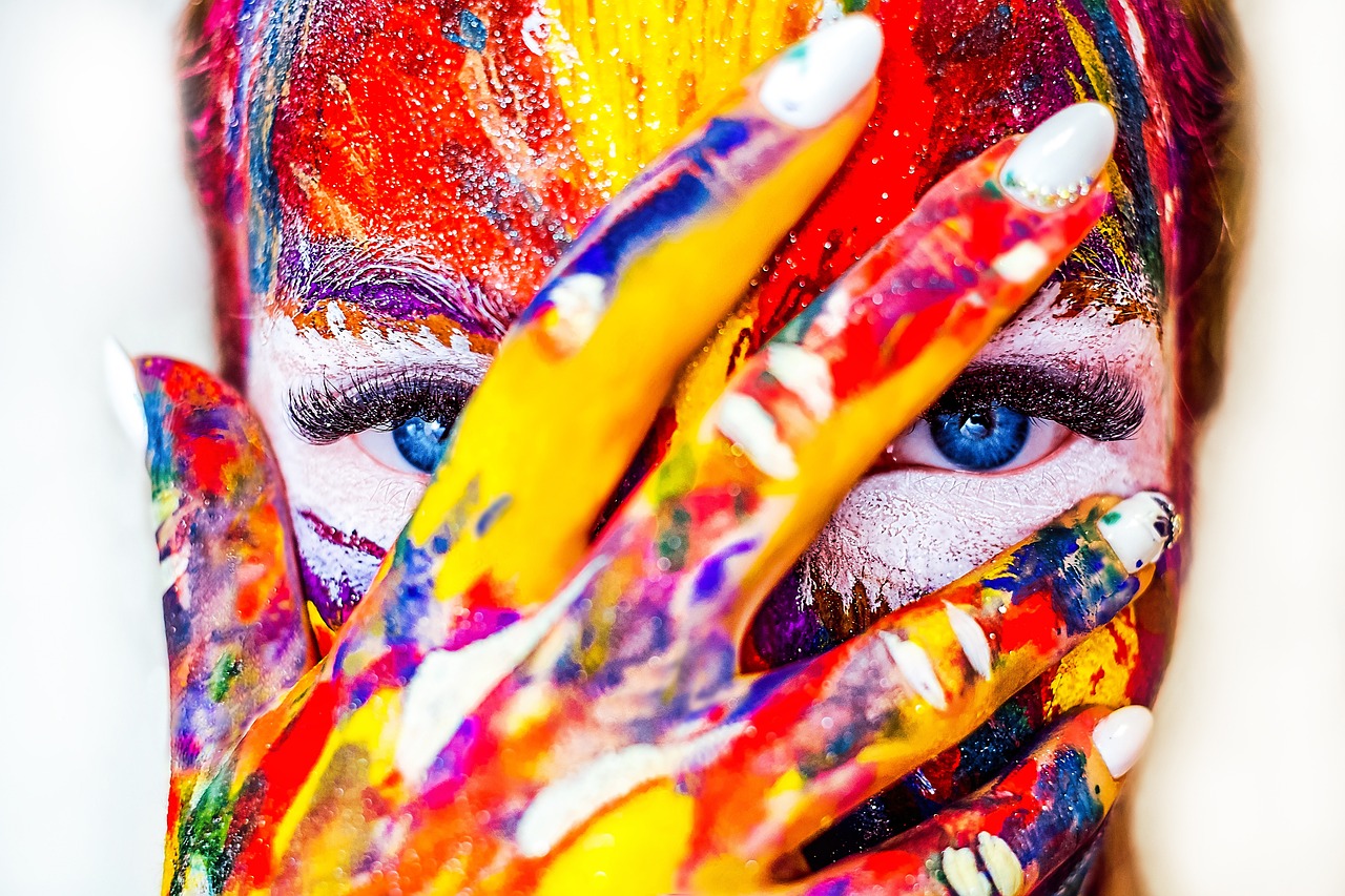 Bold Colors and Patterns (image credits: pixabay)
