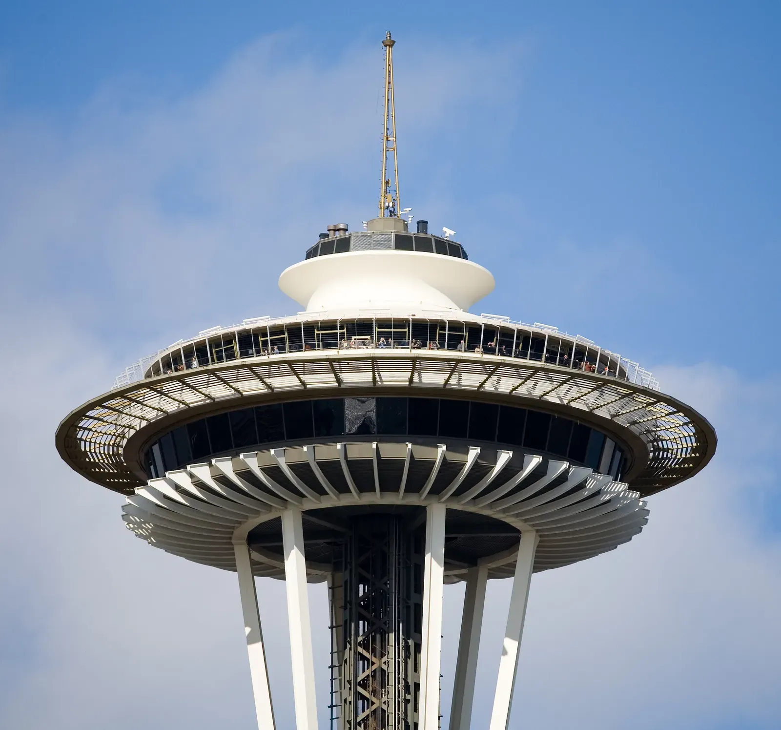 The Space Needle: Seattle's Overpriced Viewpoint (Image Credits: Wikimedia)