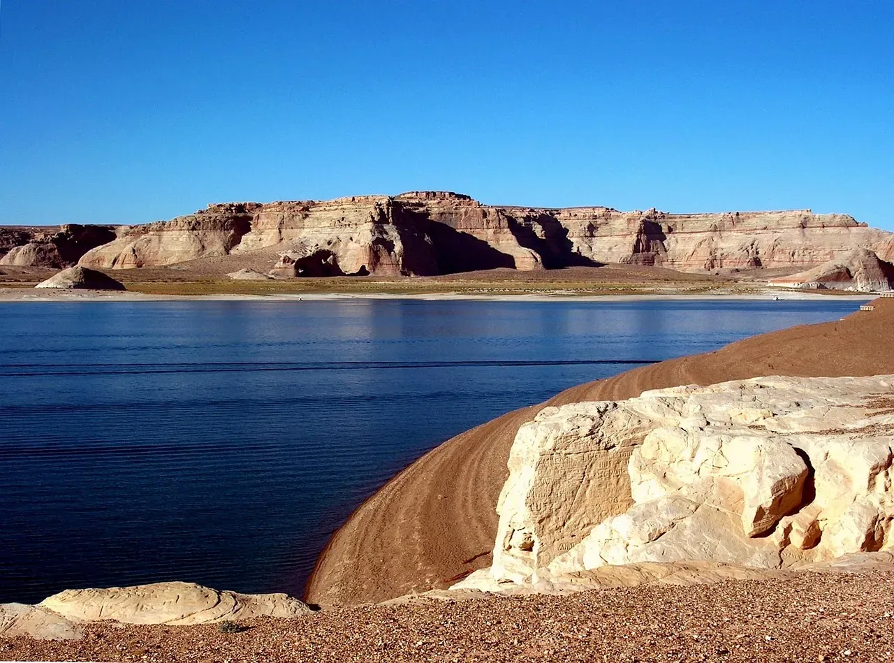 Lake Powell's Alarming Drop (Image Credits: Pixabay)