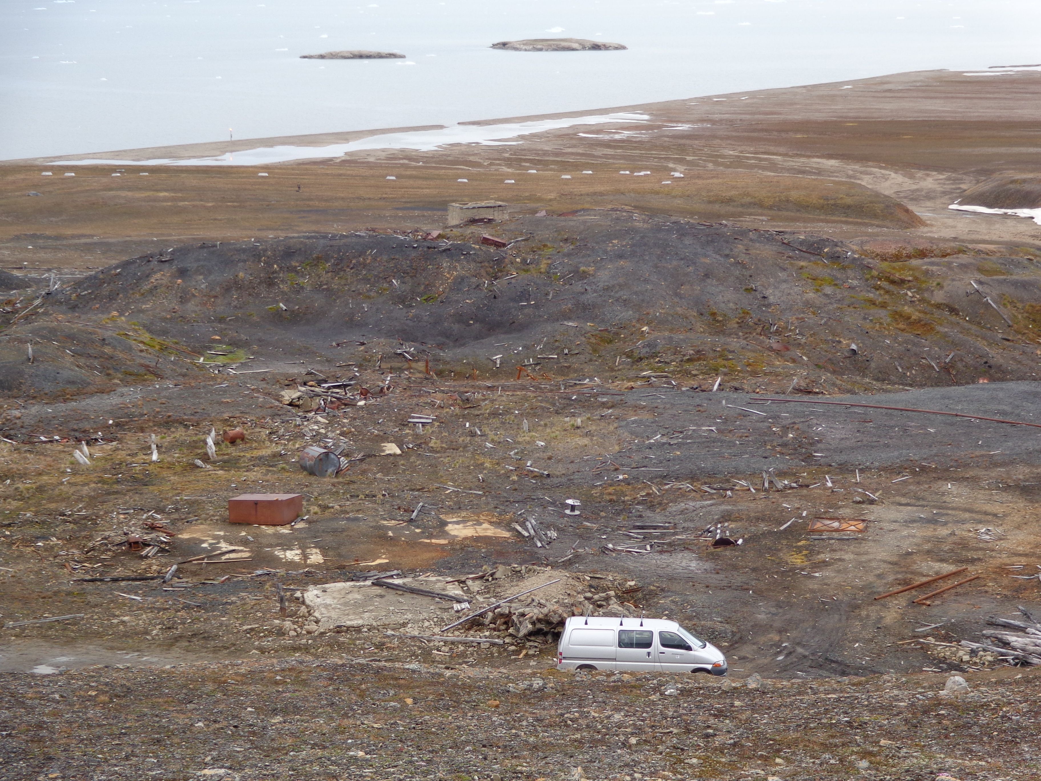Black Gold and Norwegian Settlers (image credits: wikimedia)