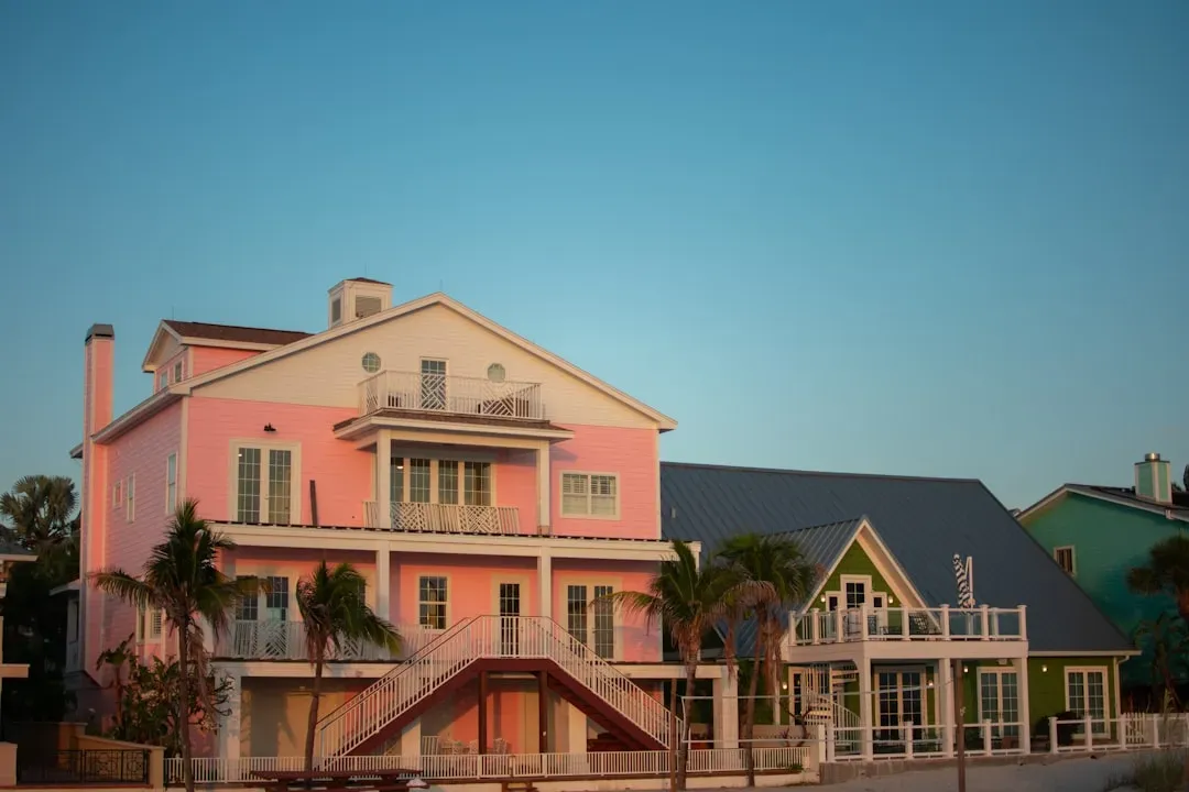 2. Landing in My "Bargain" Florida Spot (Image Credits: Unsplash)